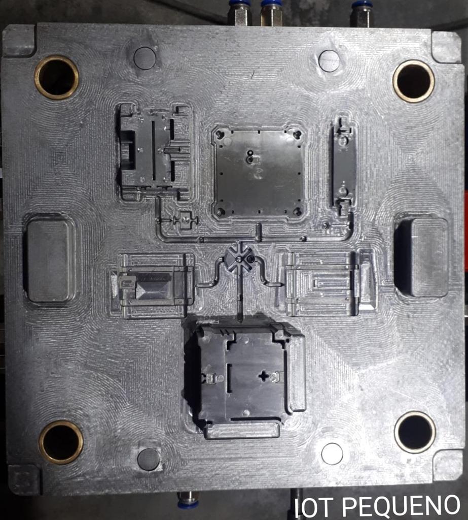 Placa de molde de injeção usinada na ferramentaria